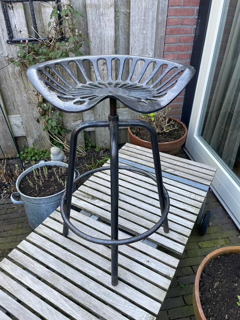 Industriële barkruk tractorzitting - in hoogte verstelbaar, Huis en Inrichting, Ophalen, Gebruikt, In hoogte verstelbaar, 60 tot 90 cm