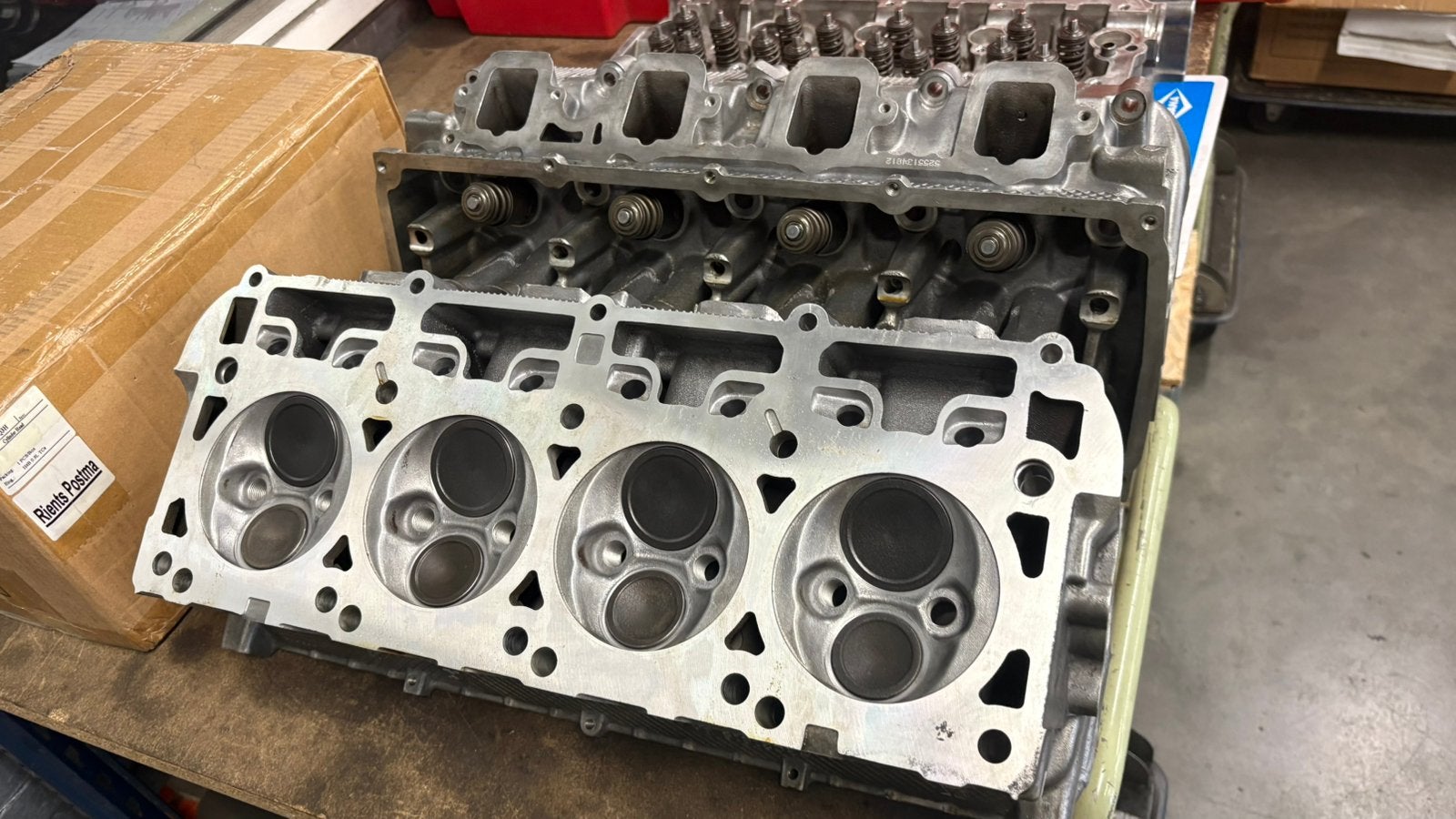 Dodge ram 1500 hemi cilinderkoppen gloednieuwe set, Auto-onderdelen, Motor en Toebehoren, Ophalen of Verzenden, Nieuw, Dodge