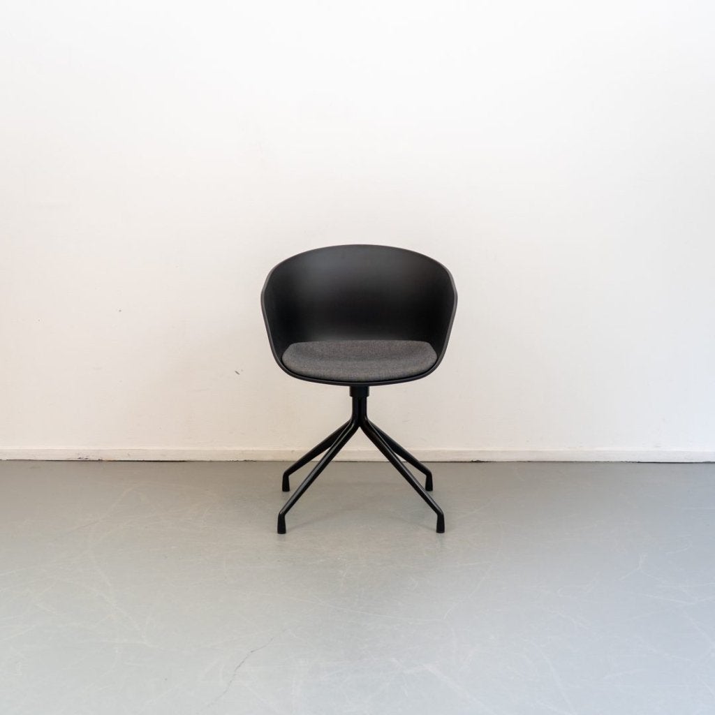Hay AAC 20 Stoel Zwart Kunststof - Zwart, Huis en Inrichting, Stoelen, Niet ingevuld, Zo goed als nieuw, Niet ingevuld, Niet ingevuld