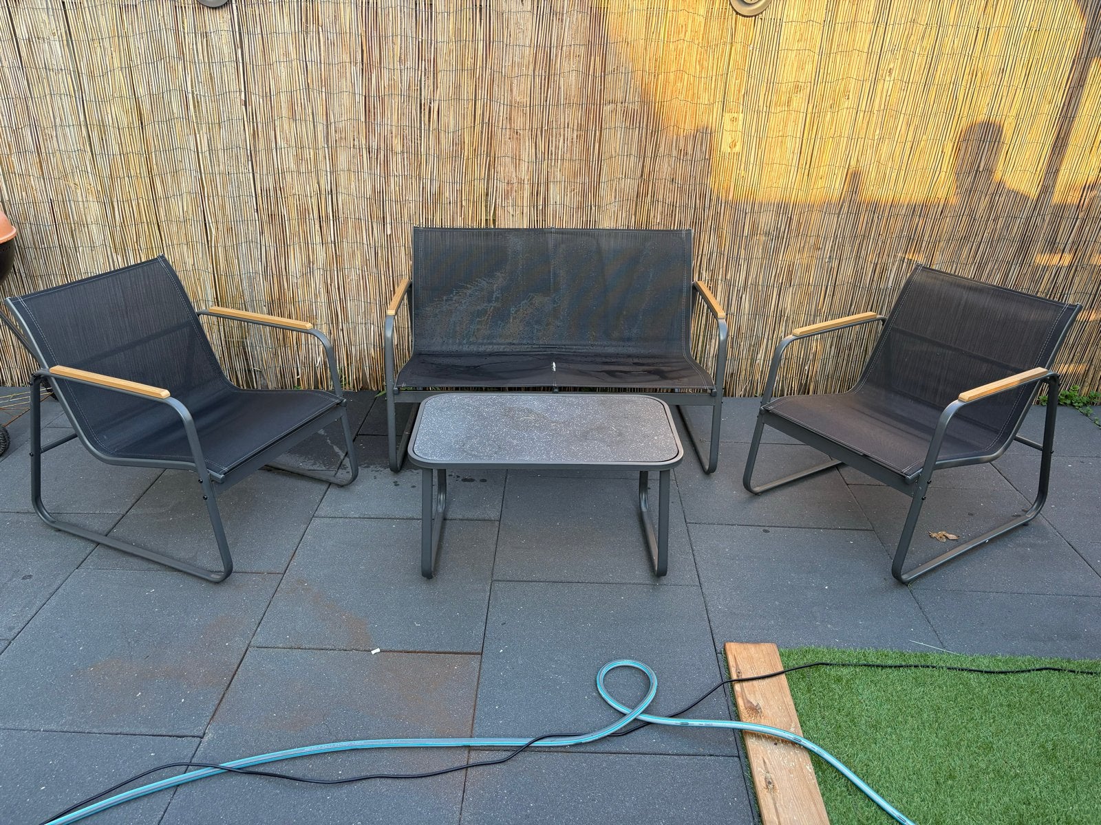 Tuinset Action: 2 stoelen, bankje en tafeltje, Ophalen, Gebruikt, Overige materialen, 4 zitplaatsen