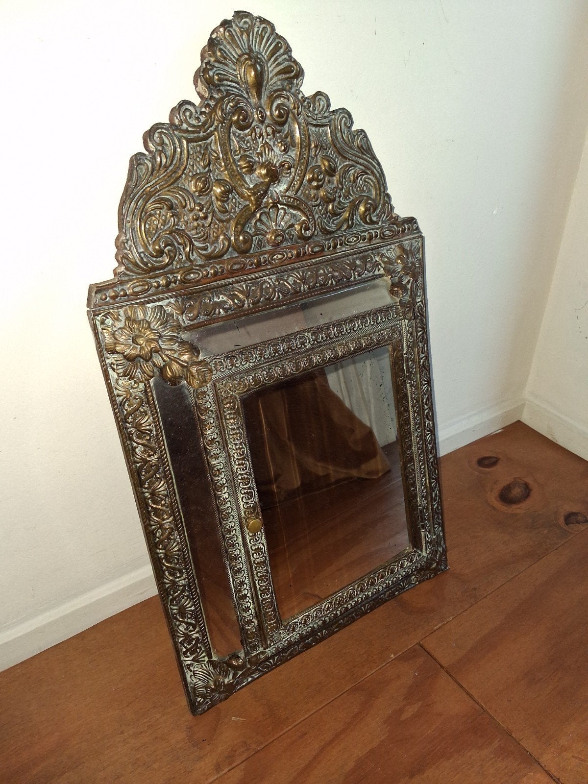 Antiek borstelkastje met latoenkoper op hout., Ophalen of Verzenden, Overige vormen, Minder dan 50 cm, Minder dan 100 cm
