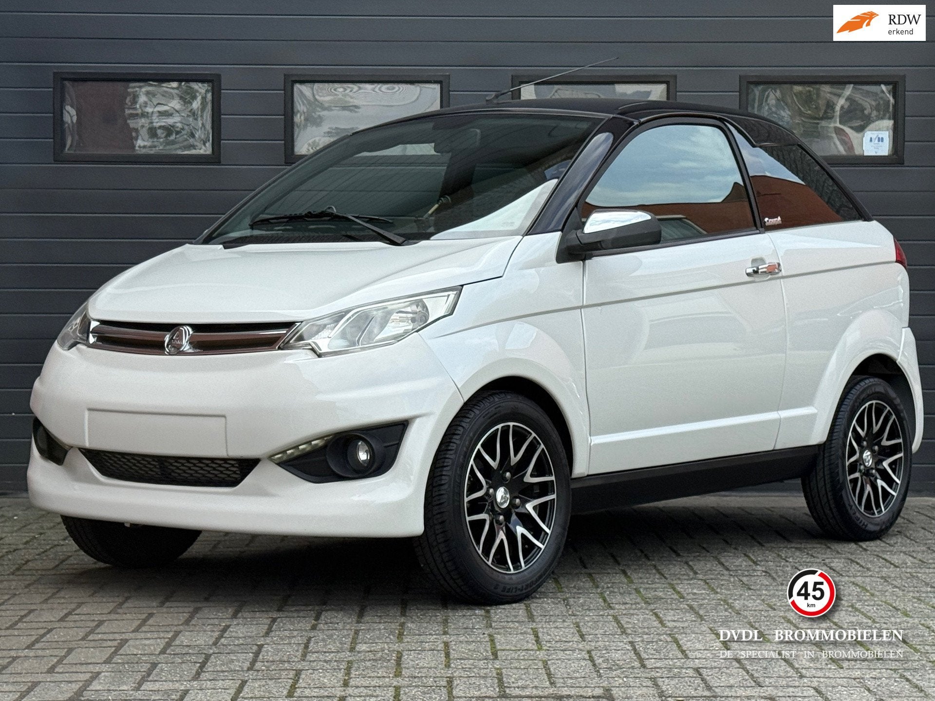 Aixam Coupé Premium Brommobiel 45km 2017 30dkm NIEUWSTAAT!