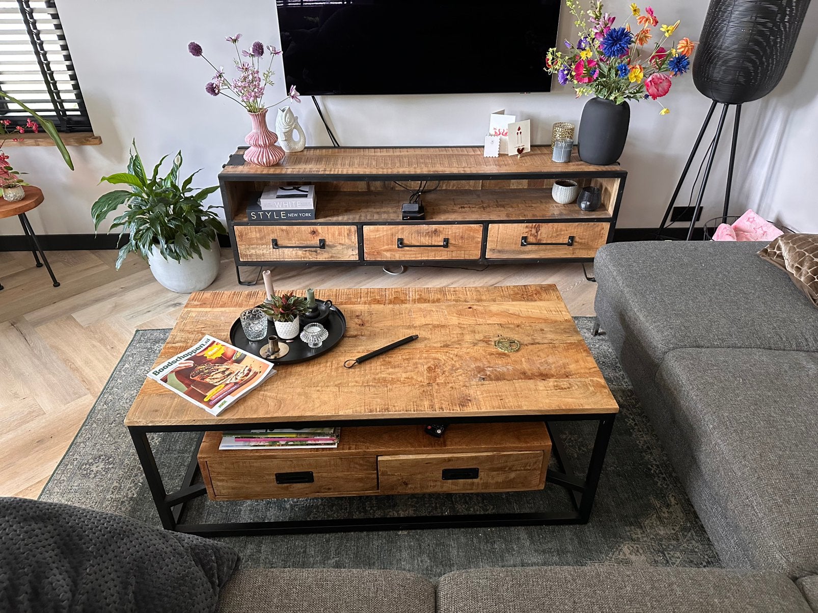 Salontafel en TV meubel Industrieel Mango, Ophalen, 150 tot 200 cm, Zo goed als nieuw, Minder dan 100 cm