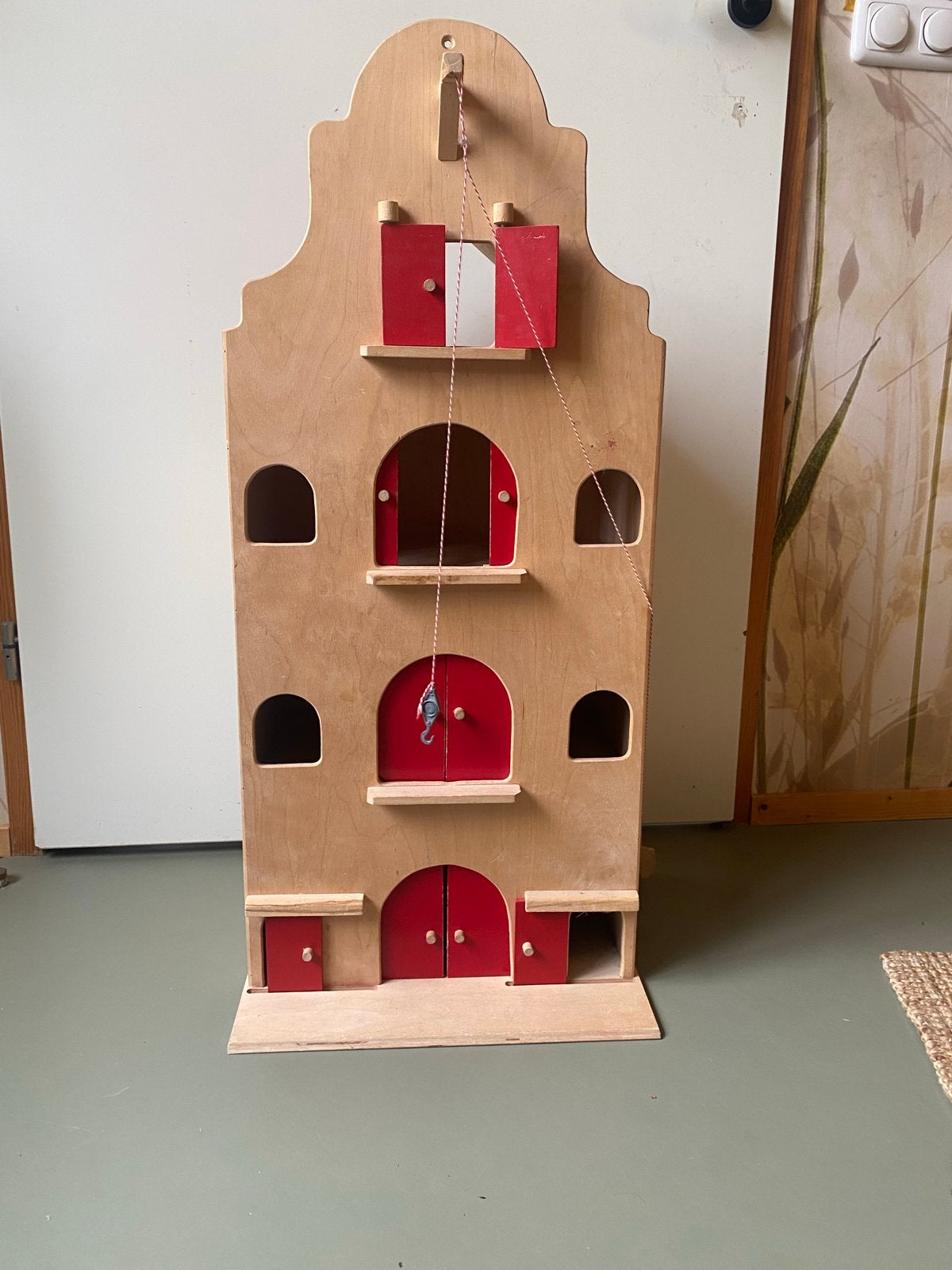 Houten grachtenpand poppenhuis met hijskraan, Ophalen, Gebruikt, Poppenhuis