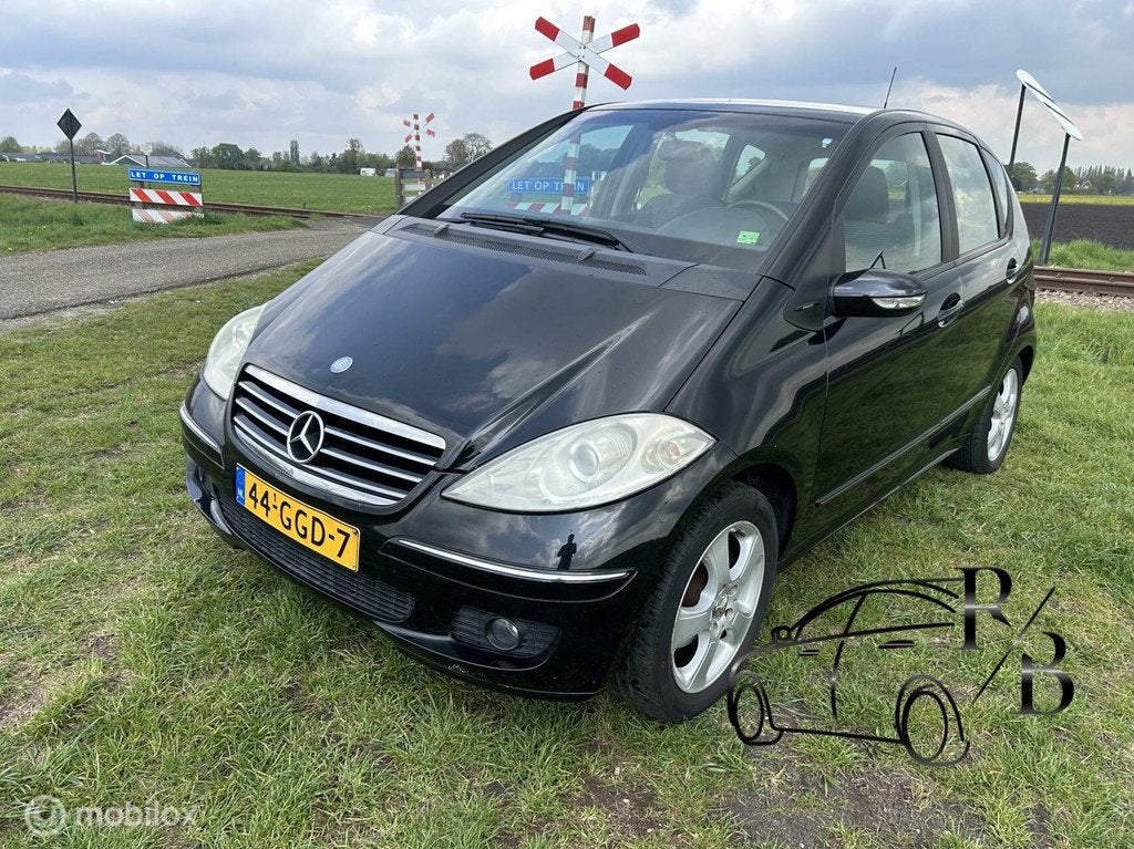 Mercedes A-klasse 150 Avantgarde AIRCO/NAVIGATIE, Auto's, Mercedes-Benz, Voorwielaandrijving, 15 km/l, Origineel Nederlands, Handgeschakeld