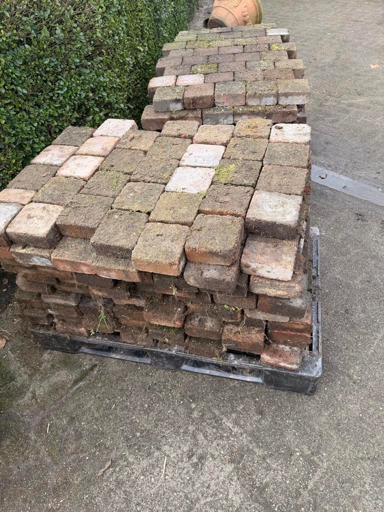 Oude gebakken klinkers / straatklinkers 900 stuks, Tuin en Terras, Ophalen, Gebruikt, Keramiek, Klinkers