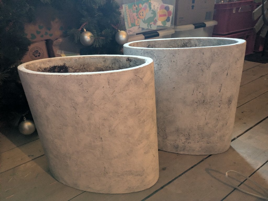 Twee smalle hoge potten, Tuin en Terras, Ophalen, Gebruikt, Binnen, Minder dan 25 cm