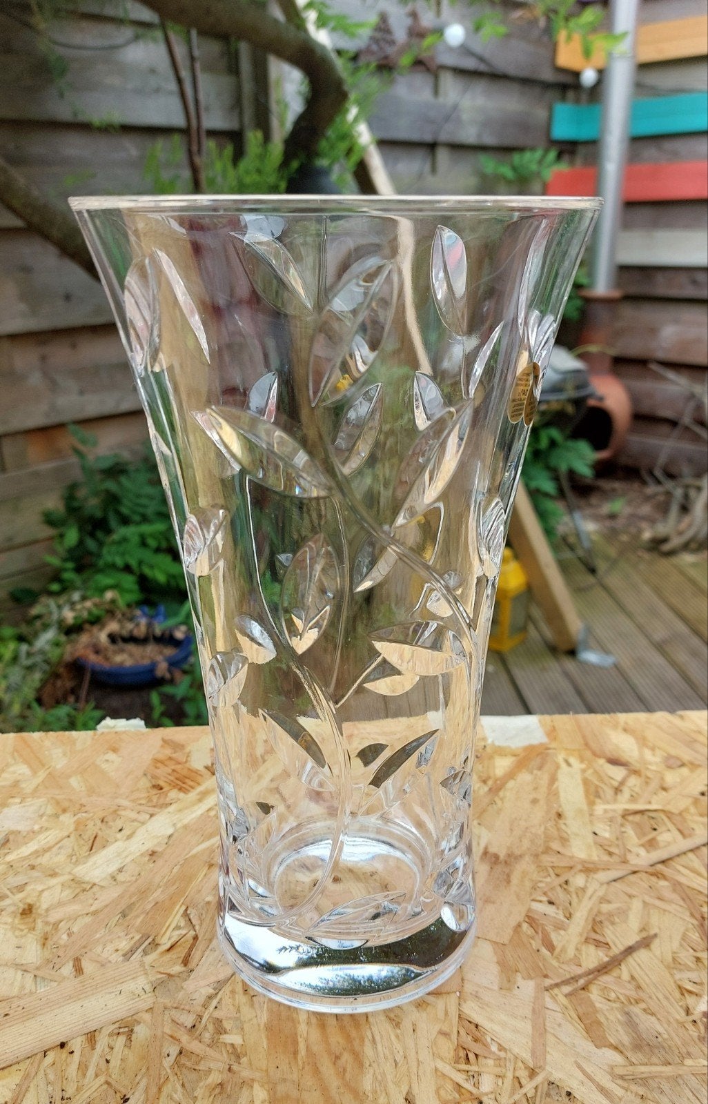 Vaas italiaans kristal, bladmotief reliëf RCR Laurus-model, Ophalen, Nieuw, 25 cm