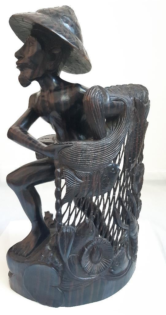 Beeld houtsnijwerk Balinese visser, Antiek en Kunst, Kunst | Beelden en Houtsnijwerken, Houtsnijwerk, Ophalen of Verzenden, 20 - 50 cm