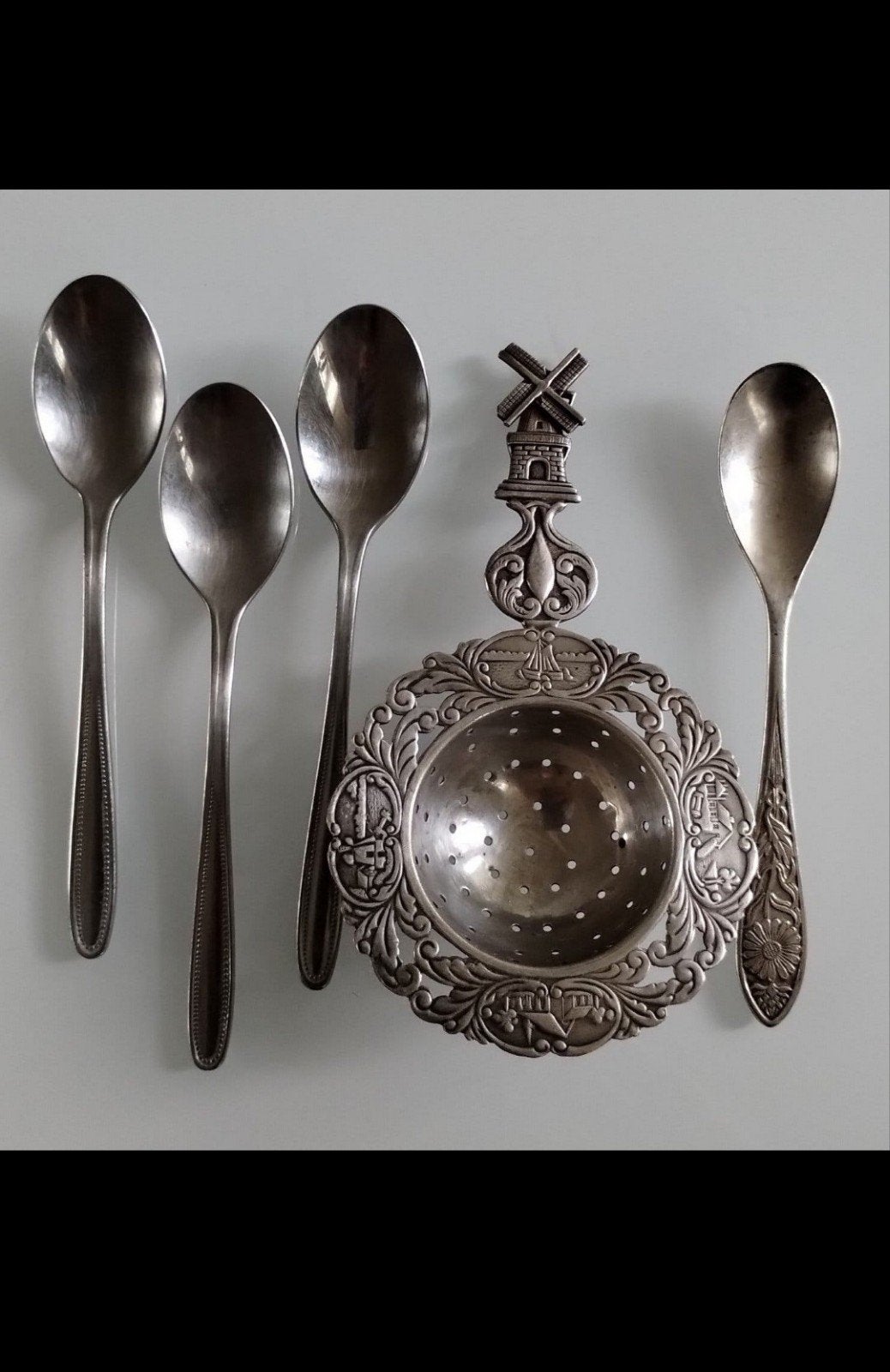theezeef met diverse theelepels, Ophalen of Verzenden