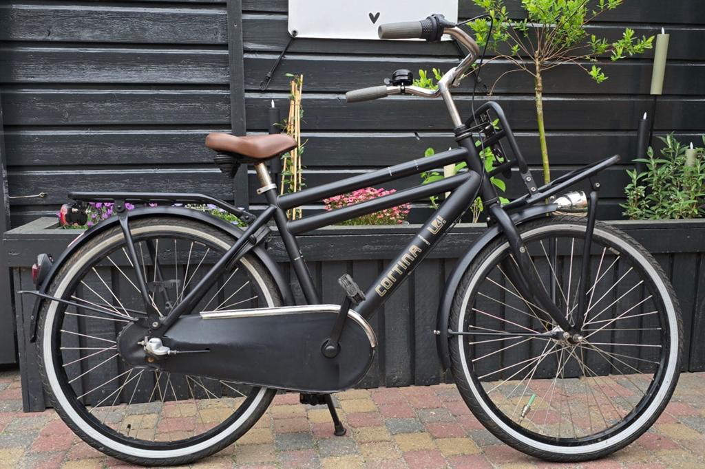 Cortina jongensfiets 24 inch zwart 3 versnellingen, Fietsen en Brommers, Terugtraprem, 24 inch, Versnellingen, Ophalen of Verzenden