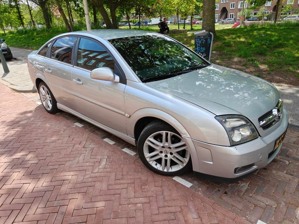 Vectra GTS 1.8 met vriese APK, Auto's, Voorwielaandrijving, 125 pk, Zwart, 4 cilinders