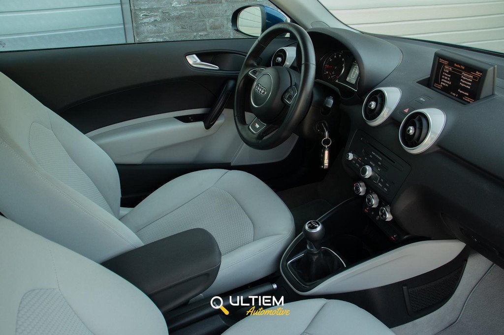 Audi A1 1.2 TFSI Attraction Pro Line | Stoelverwarming Clima, Auto's, Audi, Voorwielaandrijving, Euro 5, 49 €/maand, Bedrijf