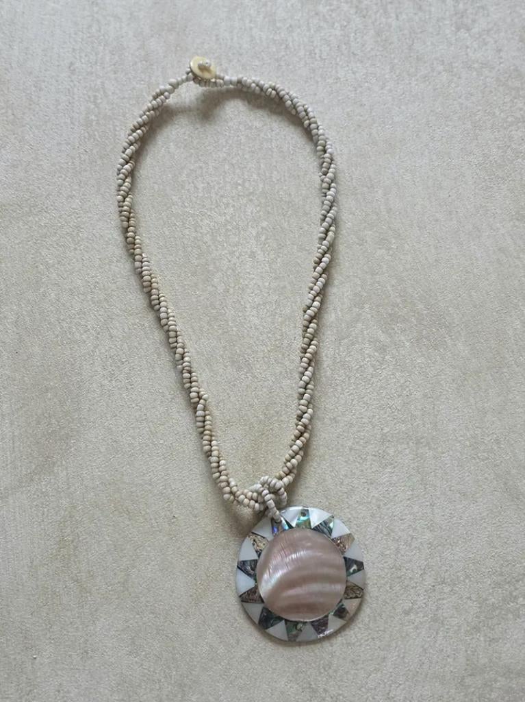 Kralen ketting met schelp 1 uit Bali, Overige materialen, Beige, Ophalen of Verzenden, Tropical home