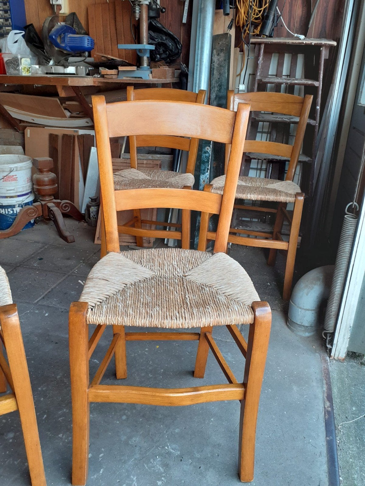 4 stoelen met rieten zitting, Ophalen