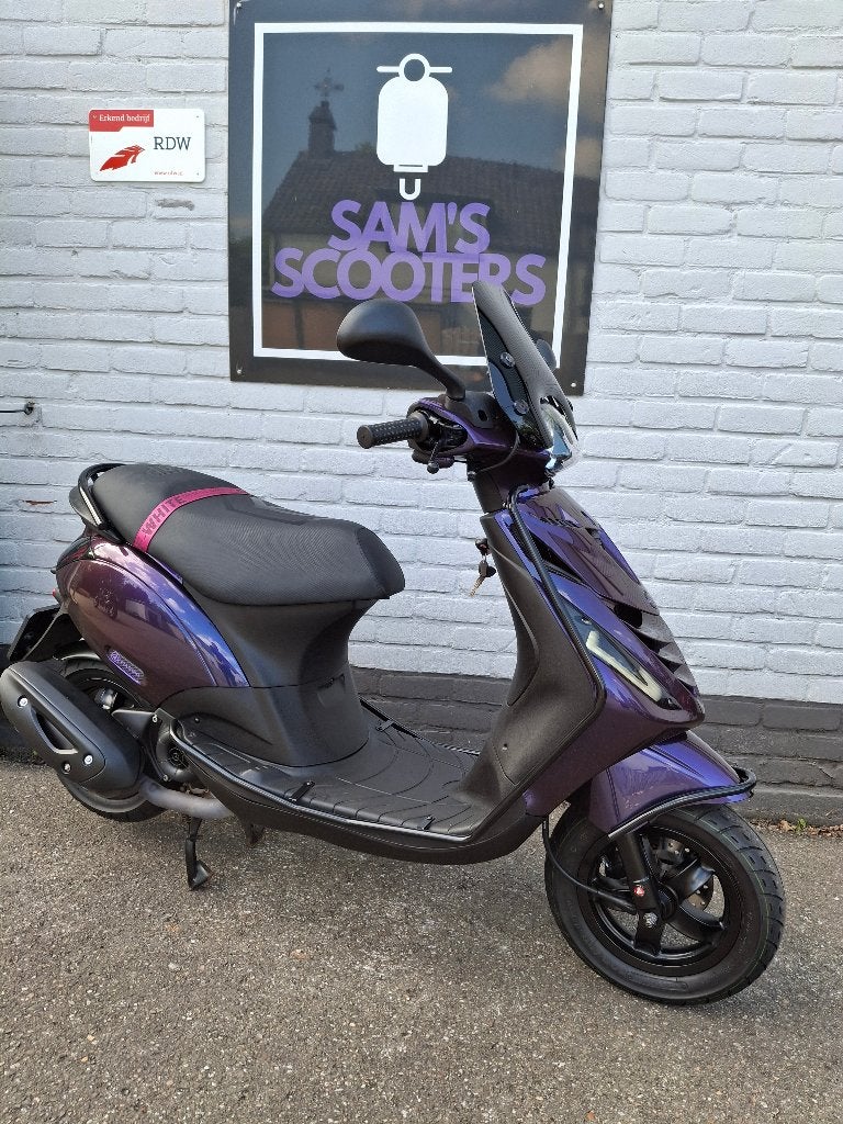 Piaggio Zip | 2024 | 3.675 KM | 45 KM | 6 Mnd Garantie, Fietsen en Brommers, Scooters | Piaggio, Ophalen, Gebruikt, Maximaal 45 km/u
