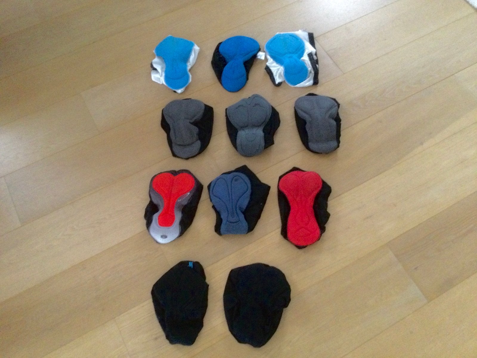 Fietsbroeken binnenbroek met zeem 11 alles in koop € 60,-, Fietsen en Brommers, Fietsaccessoires | Fietskleding, Ophalen of Verzenden