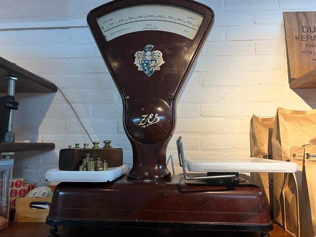 Antieke ZES weegschaal – bakeliet / gietijzer, Antiek en Kunst, Antiek | Gereedschap en Instrumenten, Ophalen
