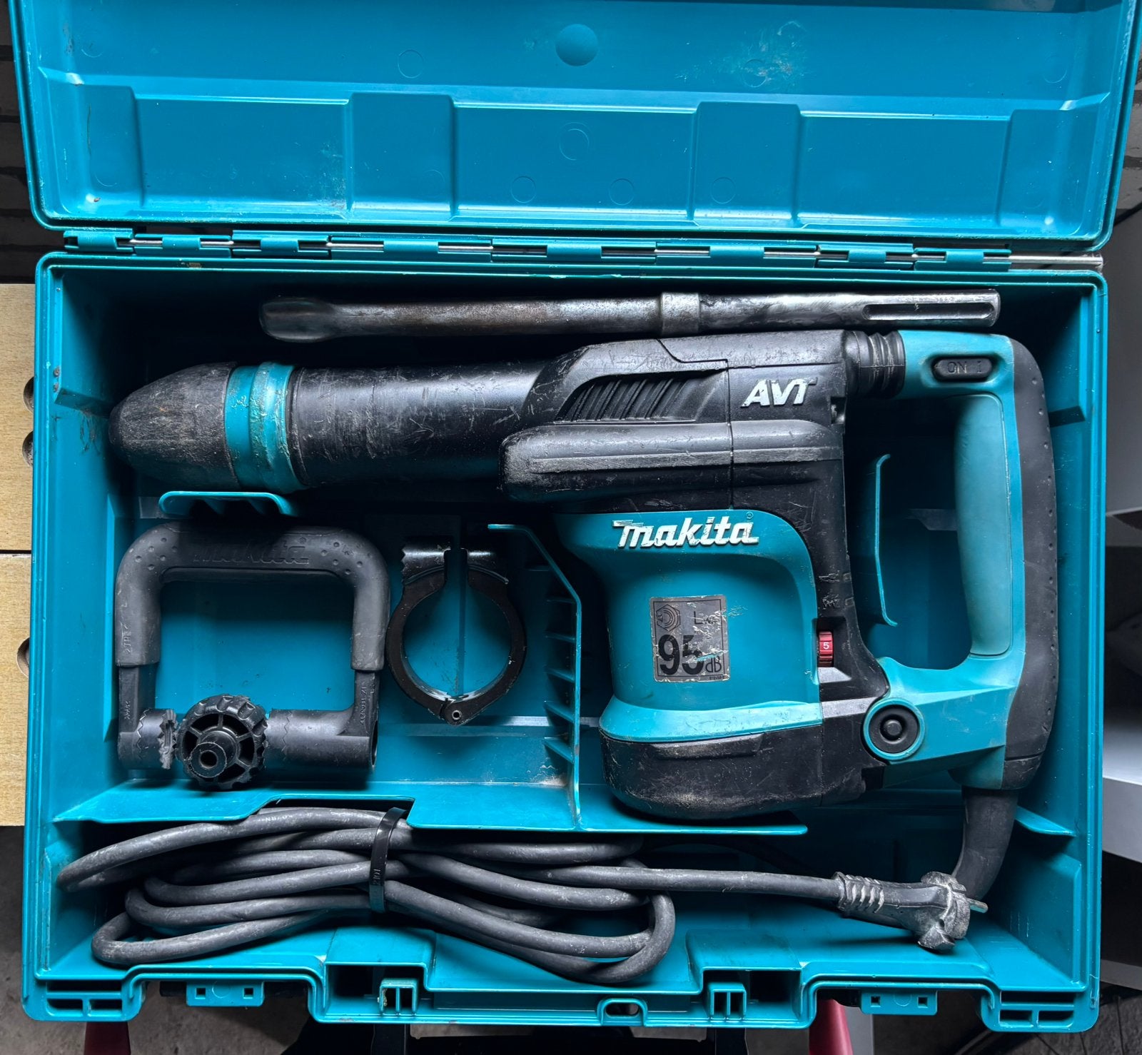 Makita HM0871C SDS-max Breekhamer In Koffer - 1110W - 8,1J, Doe-het-zelf en Verbouw, Gereedschap | Boormachines, 600 watt of meer