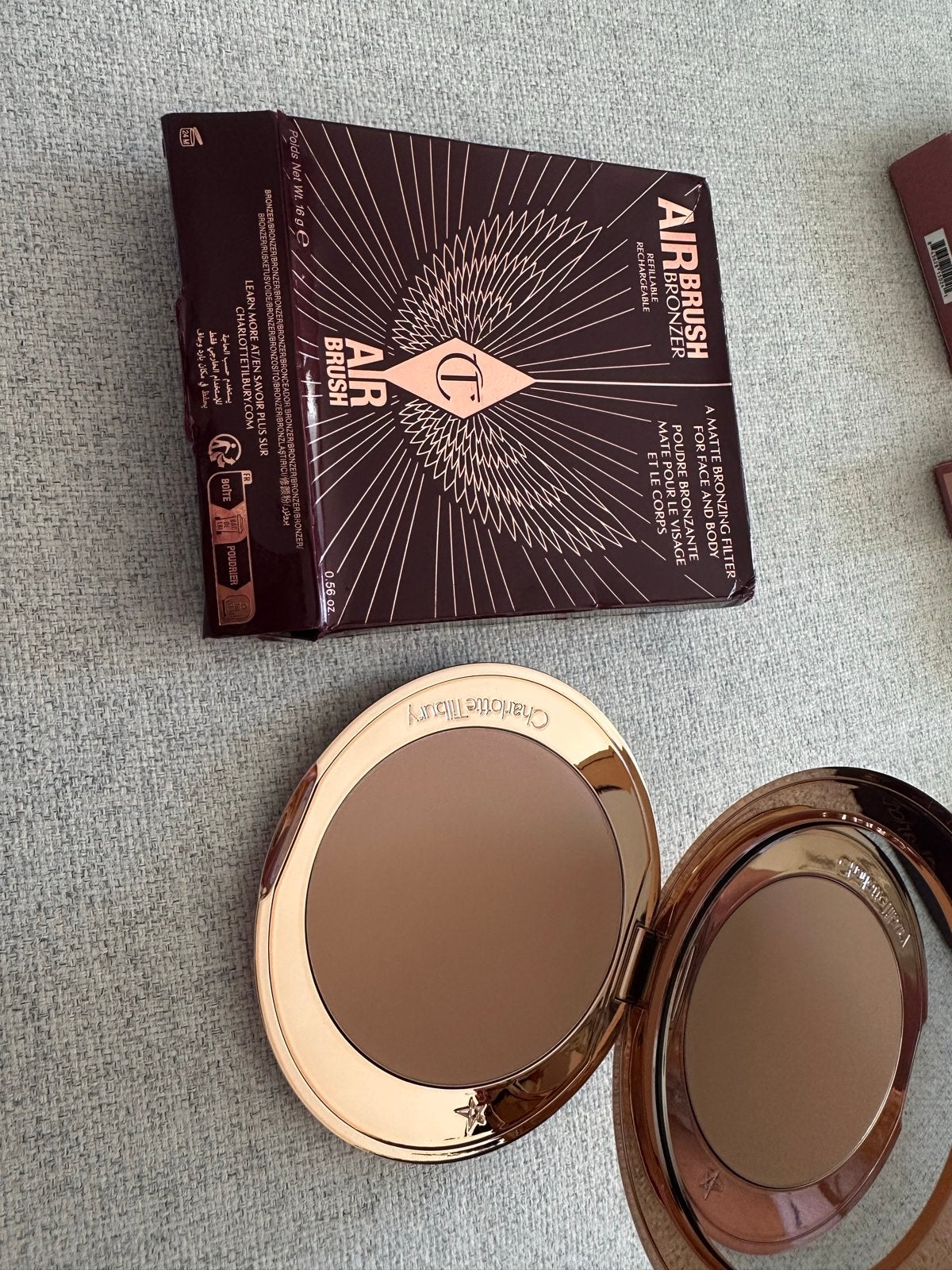Charlotte Tilbury Airbrush Bronzer - Nieuw in doos, Sieraden, Tassen en Uiterlijk, Uiterlijk | Cosmetica en Make-up, Bruin, Gehele gezicht