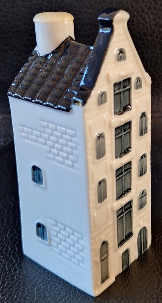 KLM huisje Bols nummer 65 - dichte schoorsteen, Verzamelen, KLM Huisjes, Ophalen of Verzenden, Gebruikt, 61 t/m 80, Gevuld