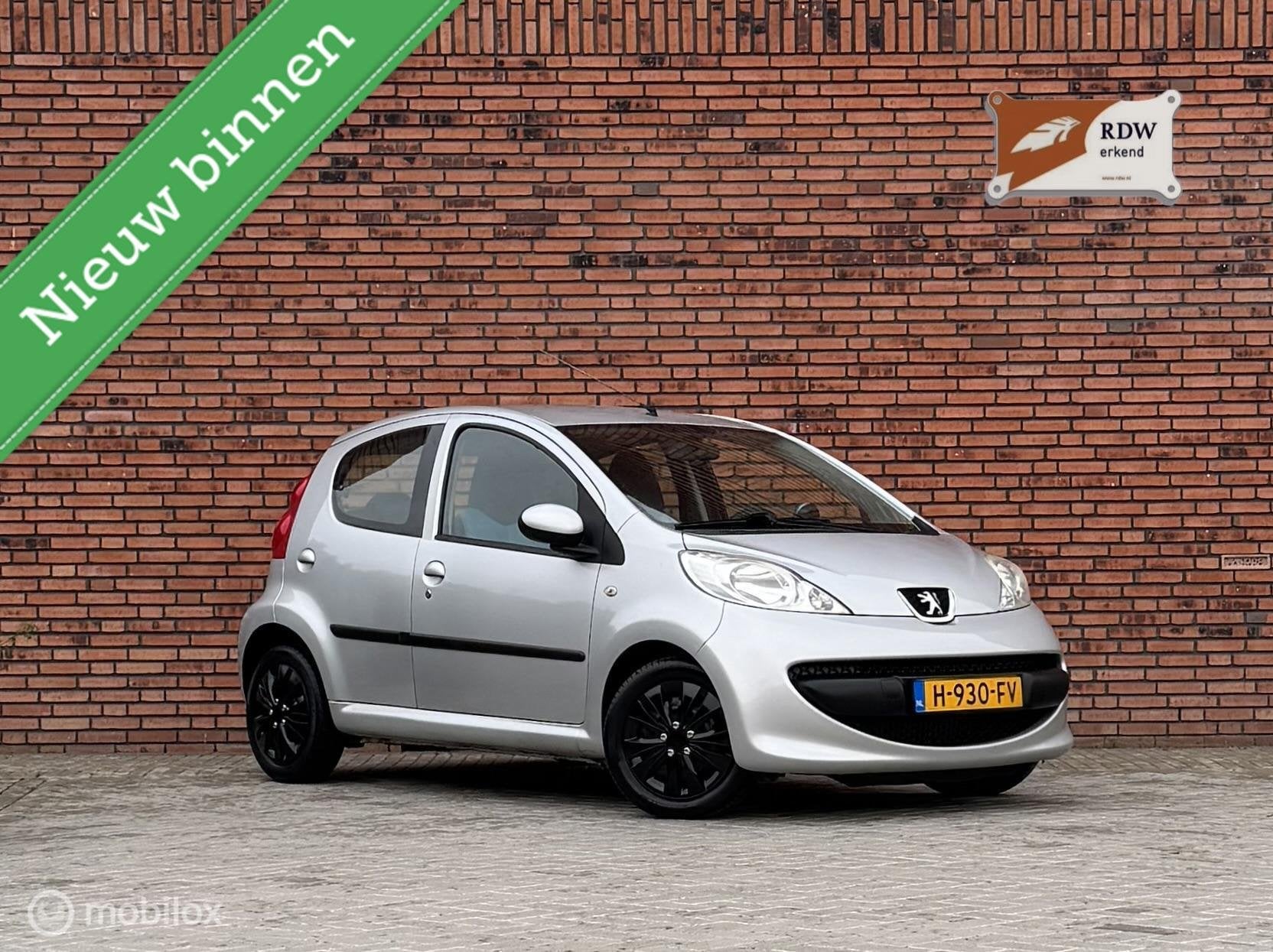 Peugeot 107 1.0-12V XR,Airco,CarPlay,Elektr. Ramen, Voorwielaandrijving, Stof, Gebruikt, 4 stoelen