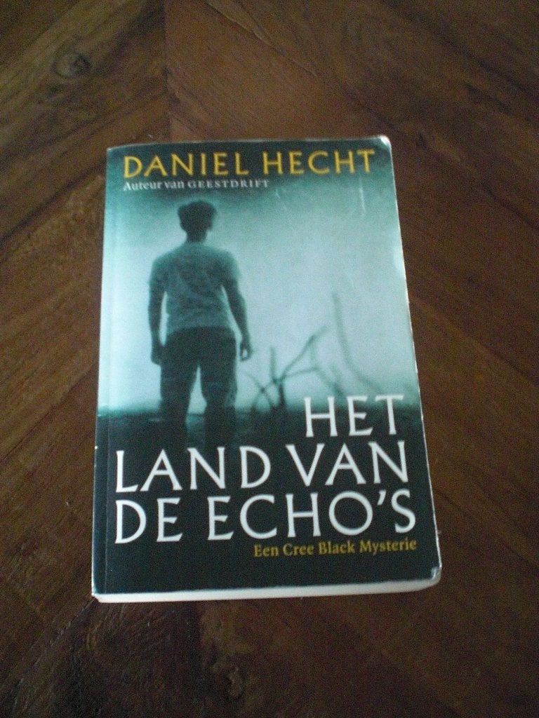 Het Land van de Echo's -- Daniel Hecht., Boeken, Ophalen of Verzenden, Gelezen, Daniel Hecht