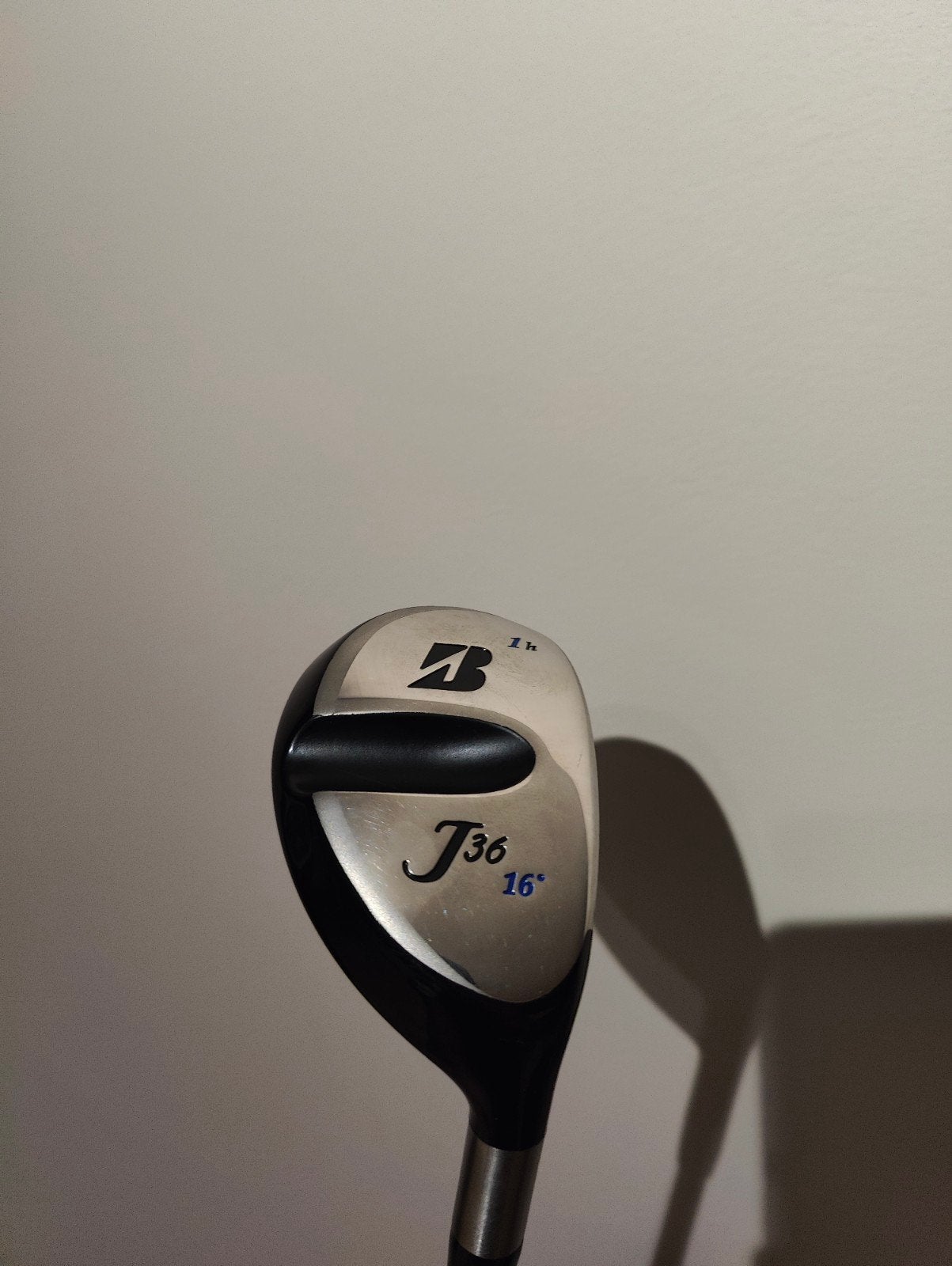 Bridgestone j36 hybride 1/ als NIEUW /aldila stiff shaft, Sport en Fitness, Ophalen of Verzenden, Zo goed als nieuw, Club, Overige merken