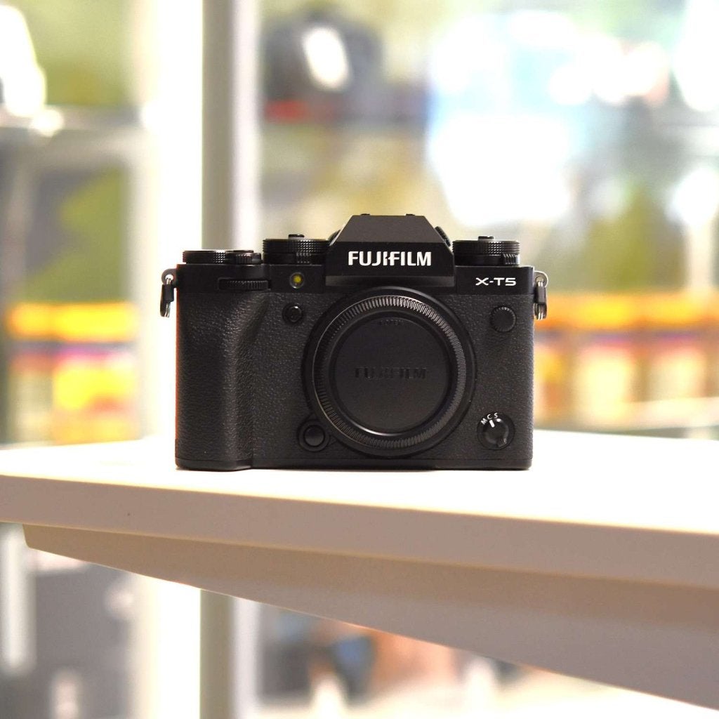 FujiFilm X-T5 (OCC-HEERENVEEN), Audio, Tv en Foto, Fotocamera's Digitaal, Foto-Groep, Luttekepoortstraat 26 3841 AX Harderwijk