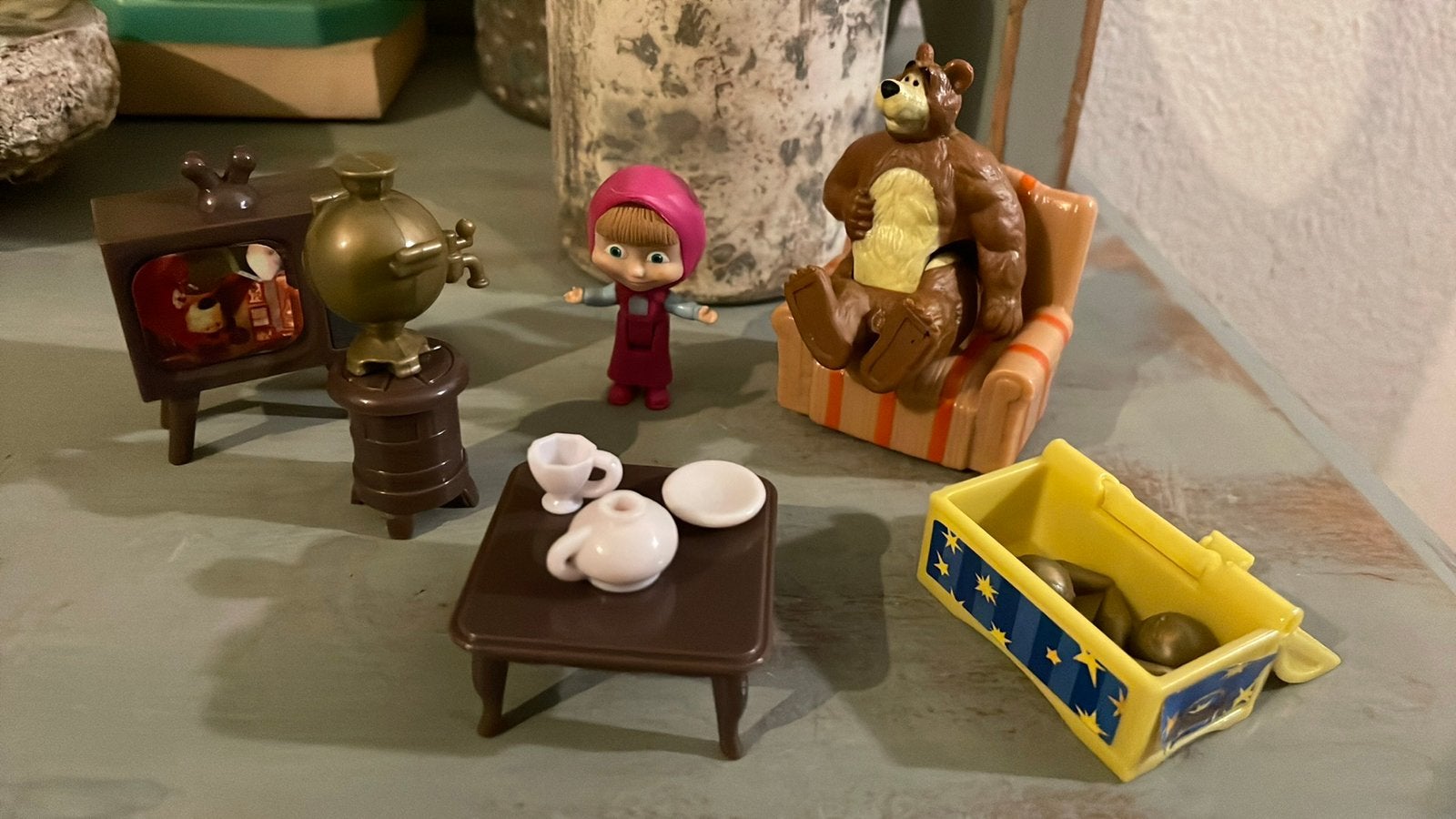 Masha en de beer poppetjes en huisraad, Ophalen of Verzenden, Zo goed als nieuw, Actiefiguur of Pop