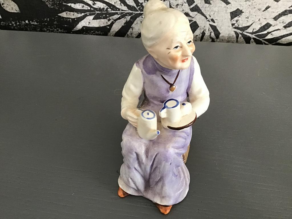 Leuk beeldje ( Oma) NU 5€, Ophalen of Verzenden, Gebruikt, Mens