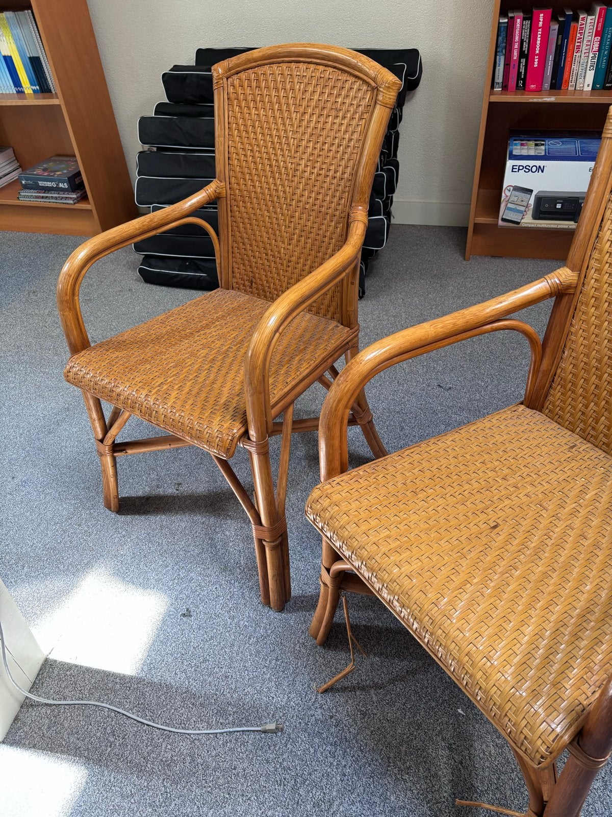 Set van 2 rotan stoelen met armleuningen, Ophalen, Gebruikt, Twee, Bruin