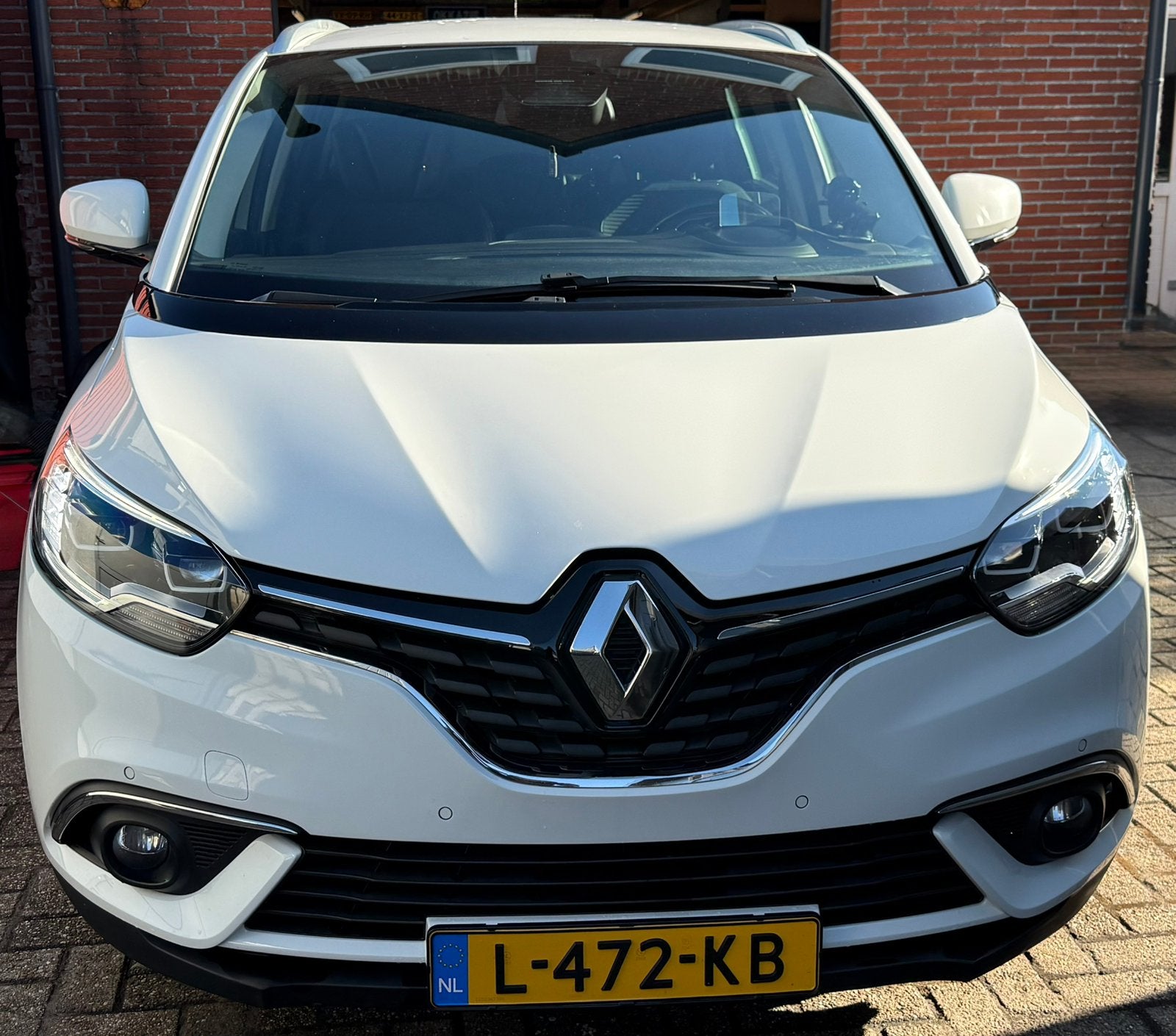 Renault Grand Scenic 1.2 Energy TCe 130pk 7pl. 2017 Wit, Voorwielaandrijving, Zwart, 4 cilinders, 1850 kg