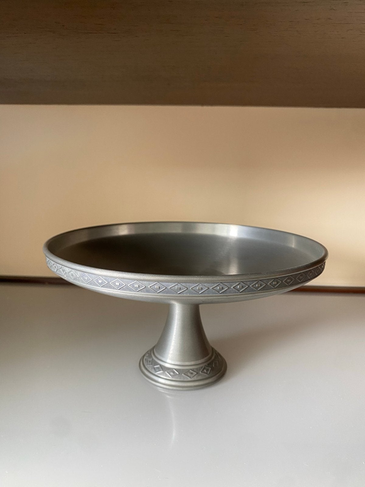 Decoratieve schaal van tin - Aksel holmsen., Antiek en Kunst, Ophalen
