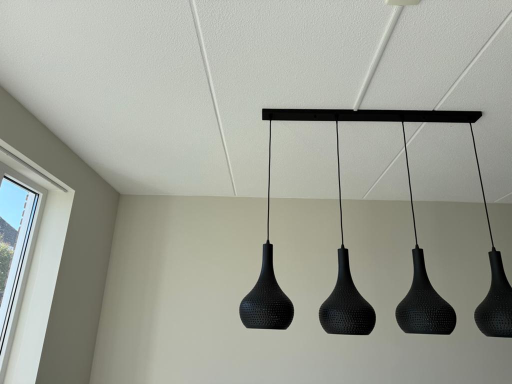 Zwarte kegelvormige hanglampen (rij van 4), Ophalen, Zo goed als nieuw, Metaal