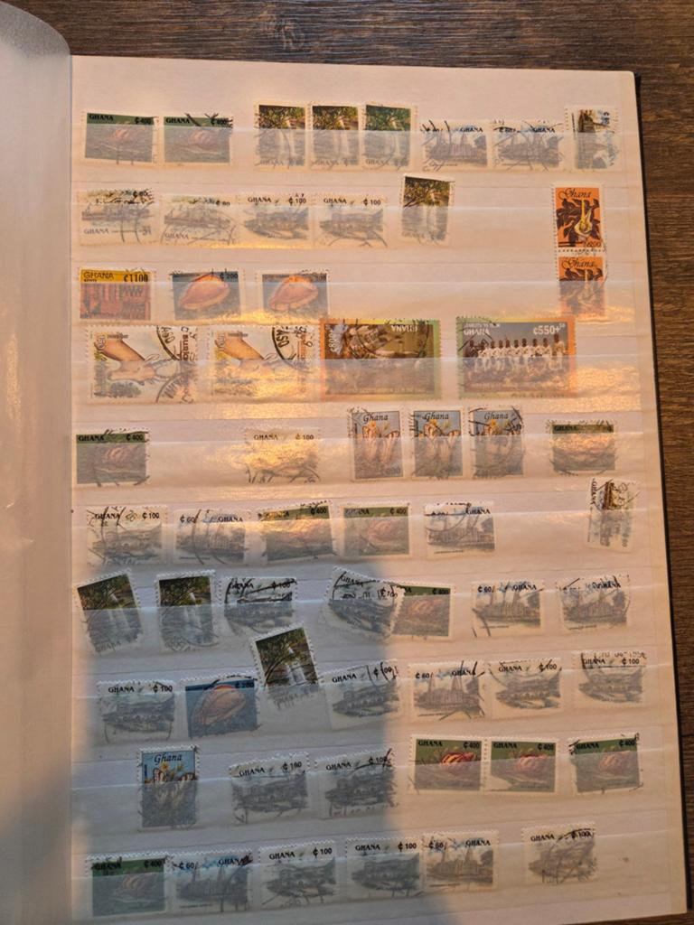 Heel veel postzegels, Ophalen of Verzenden