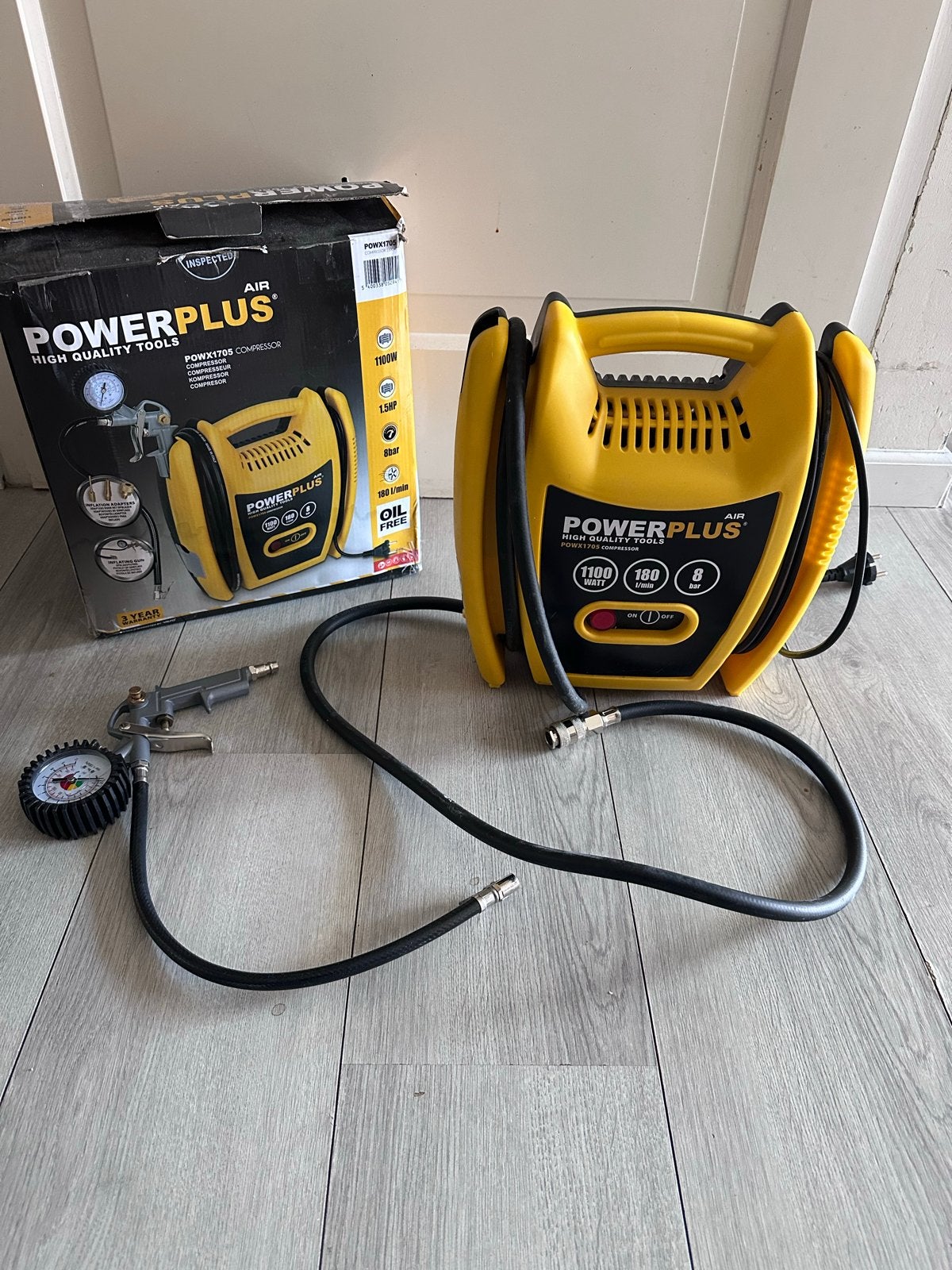 Powerplus POWX1705 Compressor - Zo goed als nieuw, Doe-het-zelf en Verbouw, Compressors, 6 tot 10 bar, Ophalen of Verzenden, Zo goed als nieuw