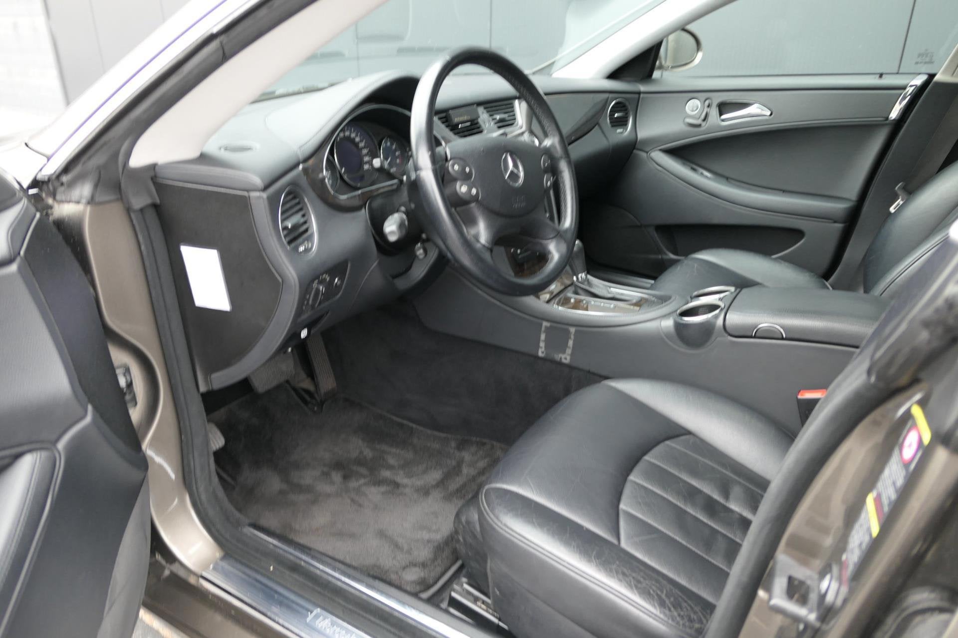 Mercedes-Benz CLS-klasse 350 CGI Facelift Youngtimer Carplay, Auto's, Automaat, Achterwielaandrijving, Gebruikt, Bruin