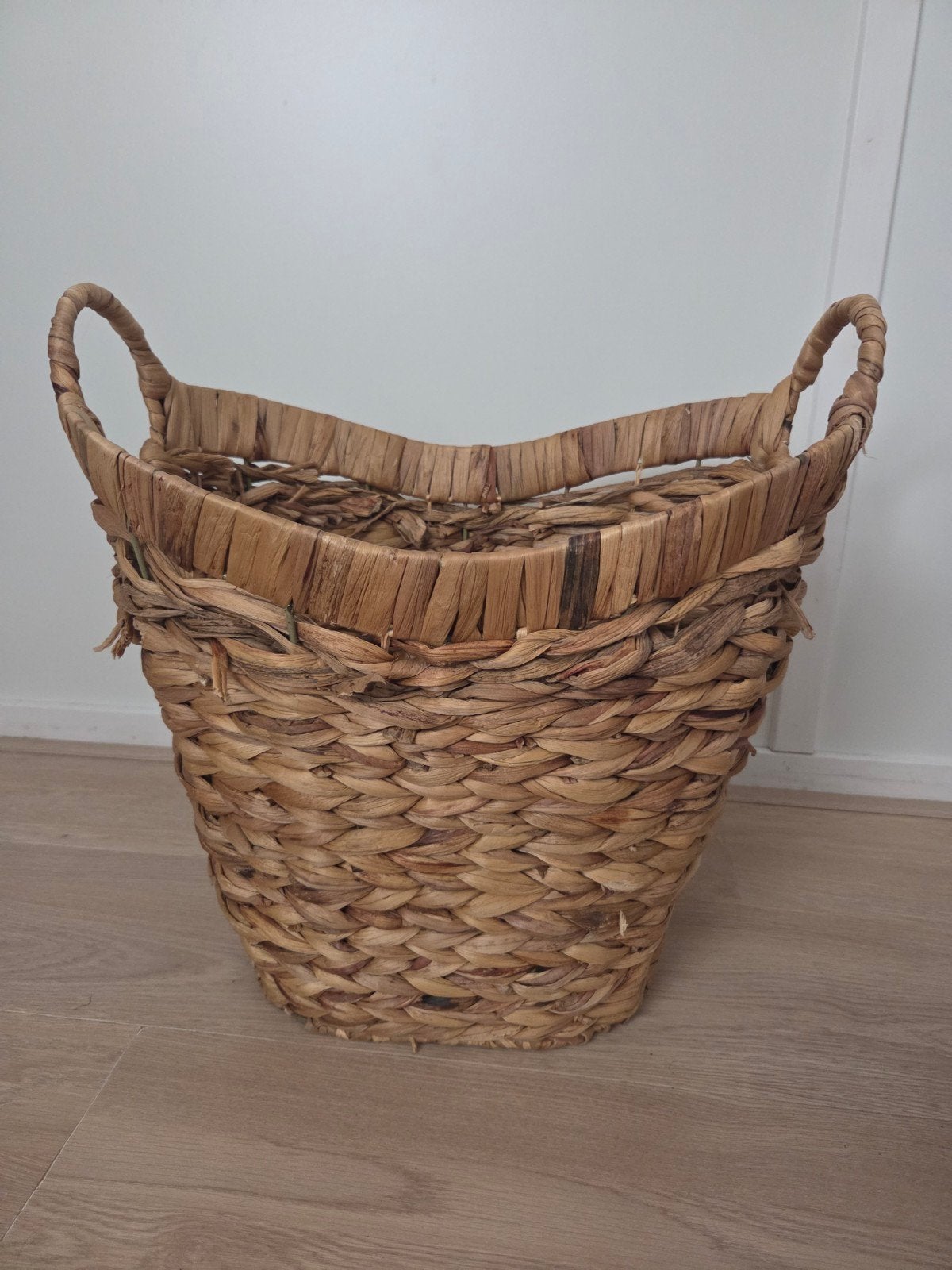Decoratieve mand met handvatten, Ophalen, Gebruikt, Mand, Gevlochten