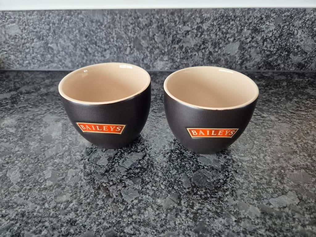 Baileys keramische mokken 2 stuks, Ophalen of Verzenden, Aardewerk, Overige stijlen, Kop(pen) en/of Schotel(s)