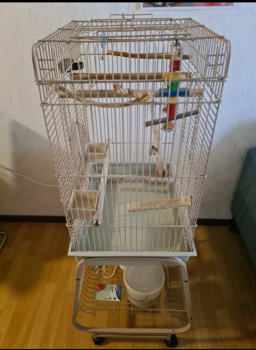 complete vogelkooi met standaard., Ophalen, Gebruikt, Metaal, Vogelkooi