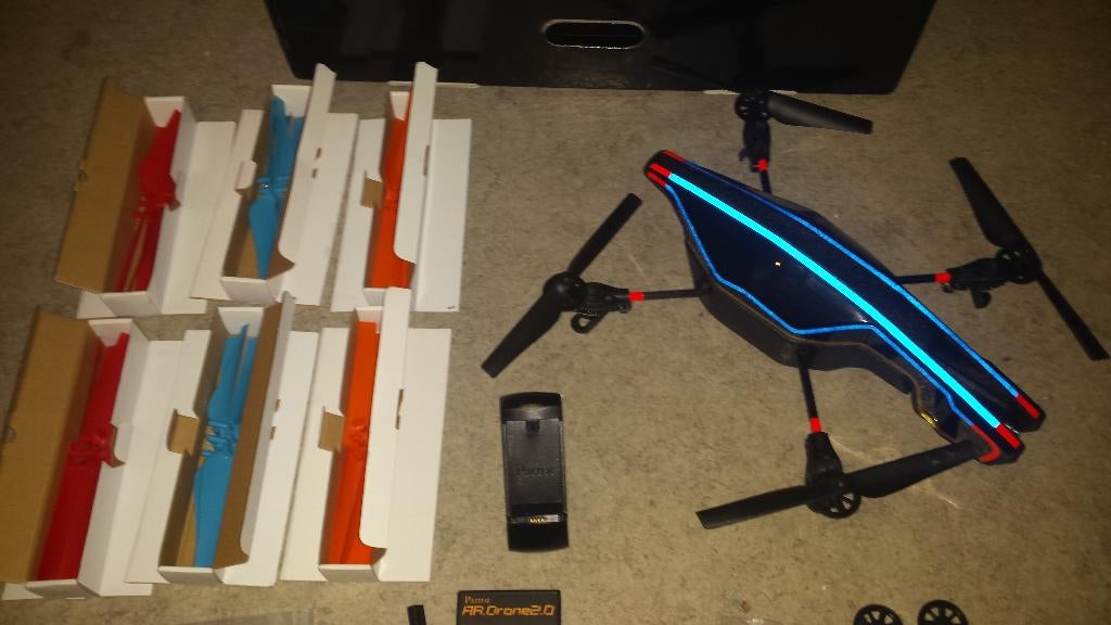 Parrot AR Drone, 250 tot 900 gram, Return to Home, Minder dan 100 meter, Zo goed als nieuw