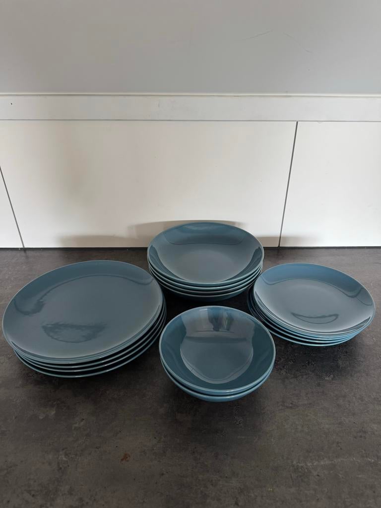 IKEA borden set blauw - weinig gebruikt, Ophalen, Zo goed als nieuw, Blauw, Overige typen