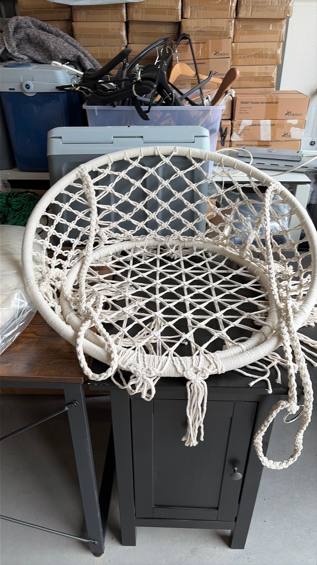 Hangstoel met kussen, Huis en Inrichting, Stoelen, Ophalen, Overige materialen, Tillvexstraat 1, Nieuw