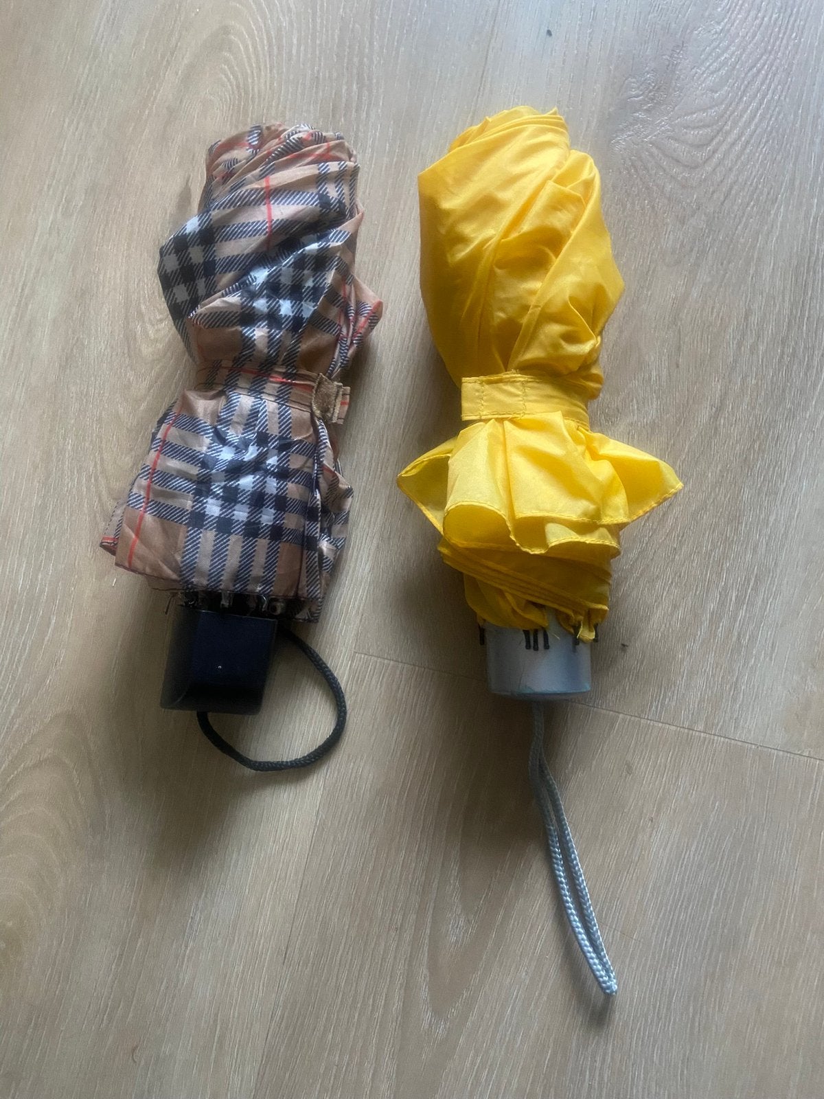2 opvouwbare paraplu’s, Ophalen of Verzenden, Zo goed als nieuw, Geel
