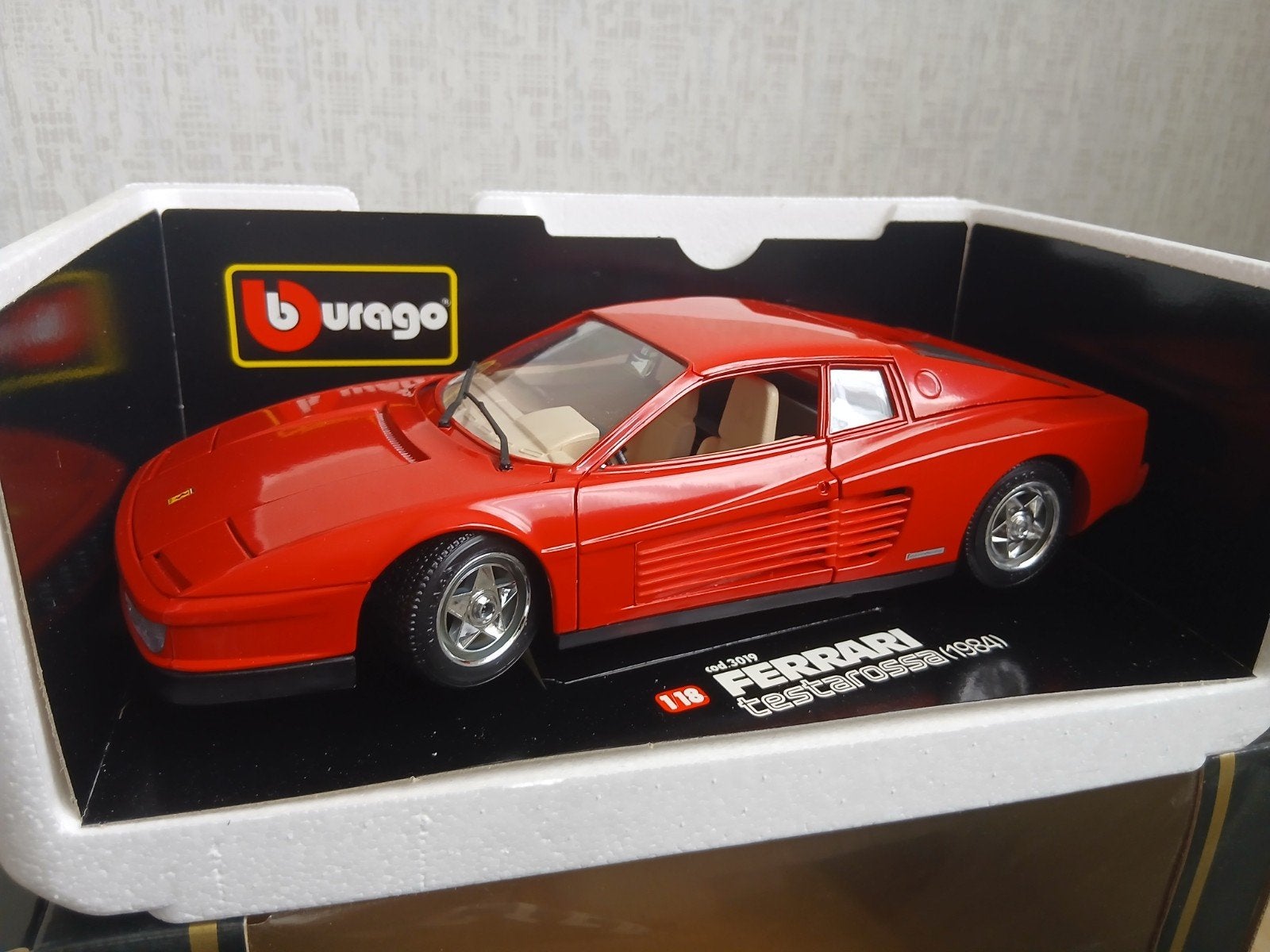 Burago Ferrari Testarossa (1984) - Schaalmodel 1:18, Ophalen of Verzenden