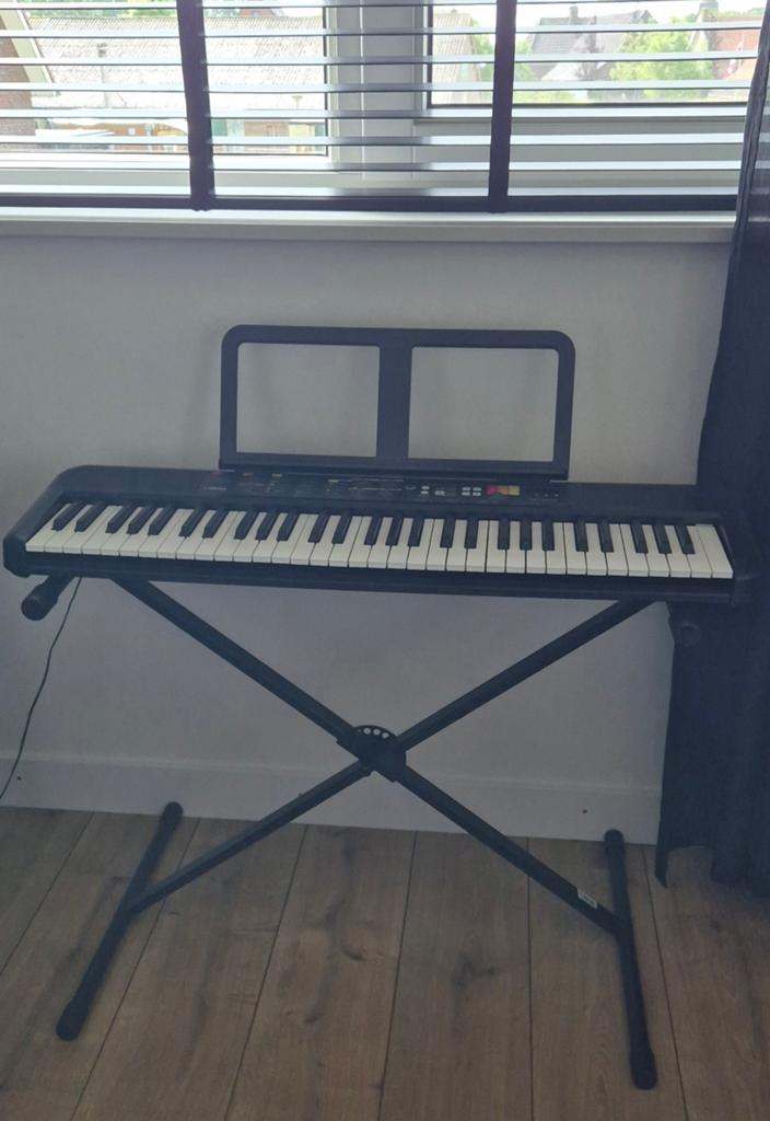 Yamaha PSR-F52 Keyboard met standaard, 61 toetsen, Yamaha, Ophalen of Verzenden, Zo goed als nieuw