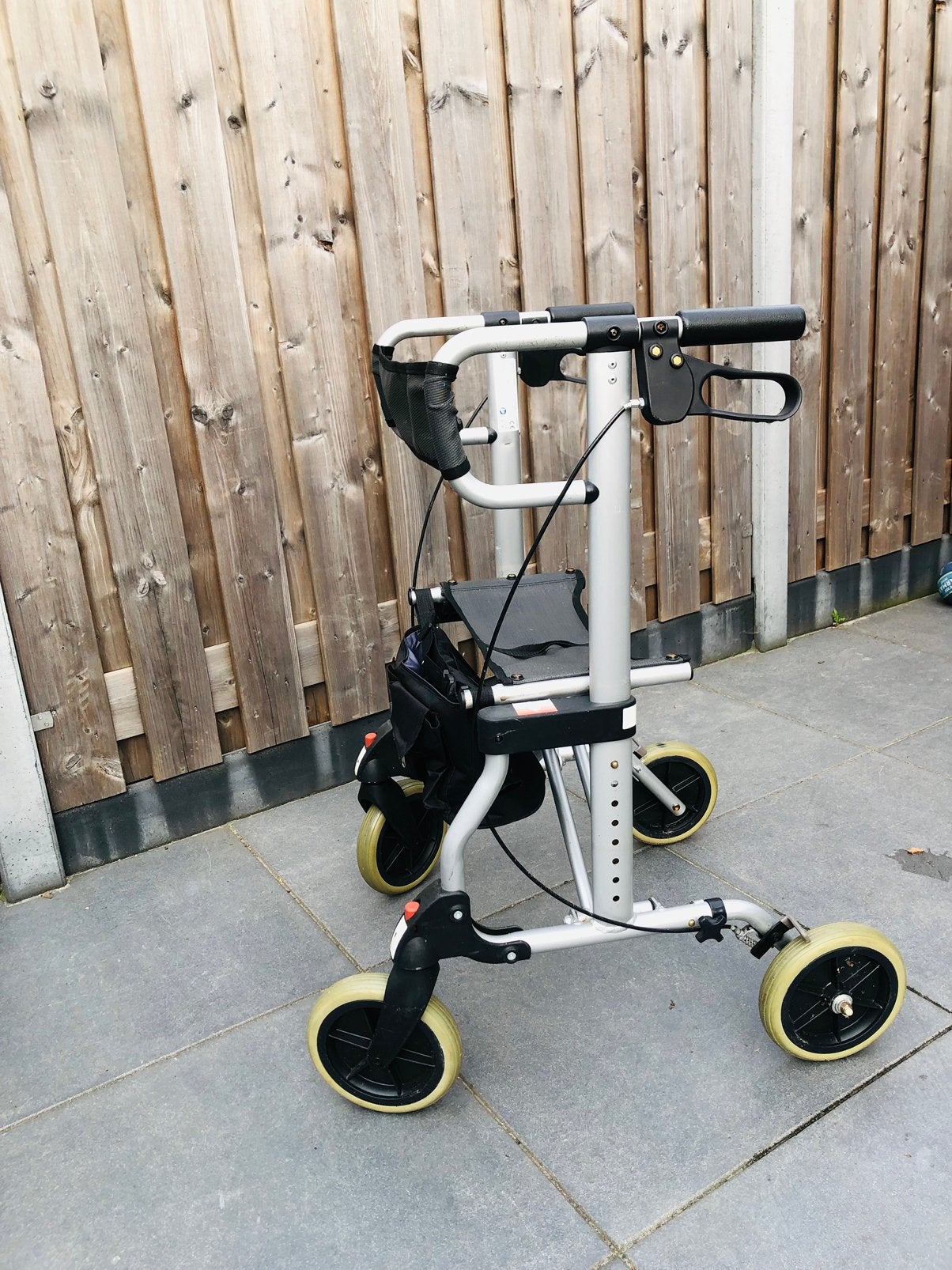 Opvouwbare inklapbare lichte rollator / rolator, Diversen, Rollators, Ophalen of Verzenden, Opvouwbaar, Zo goed als nieuw