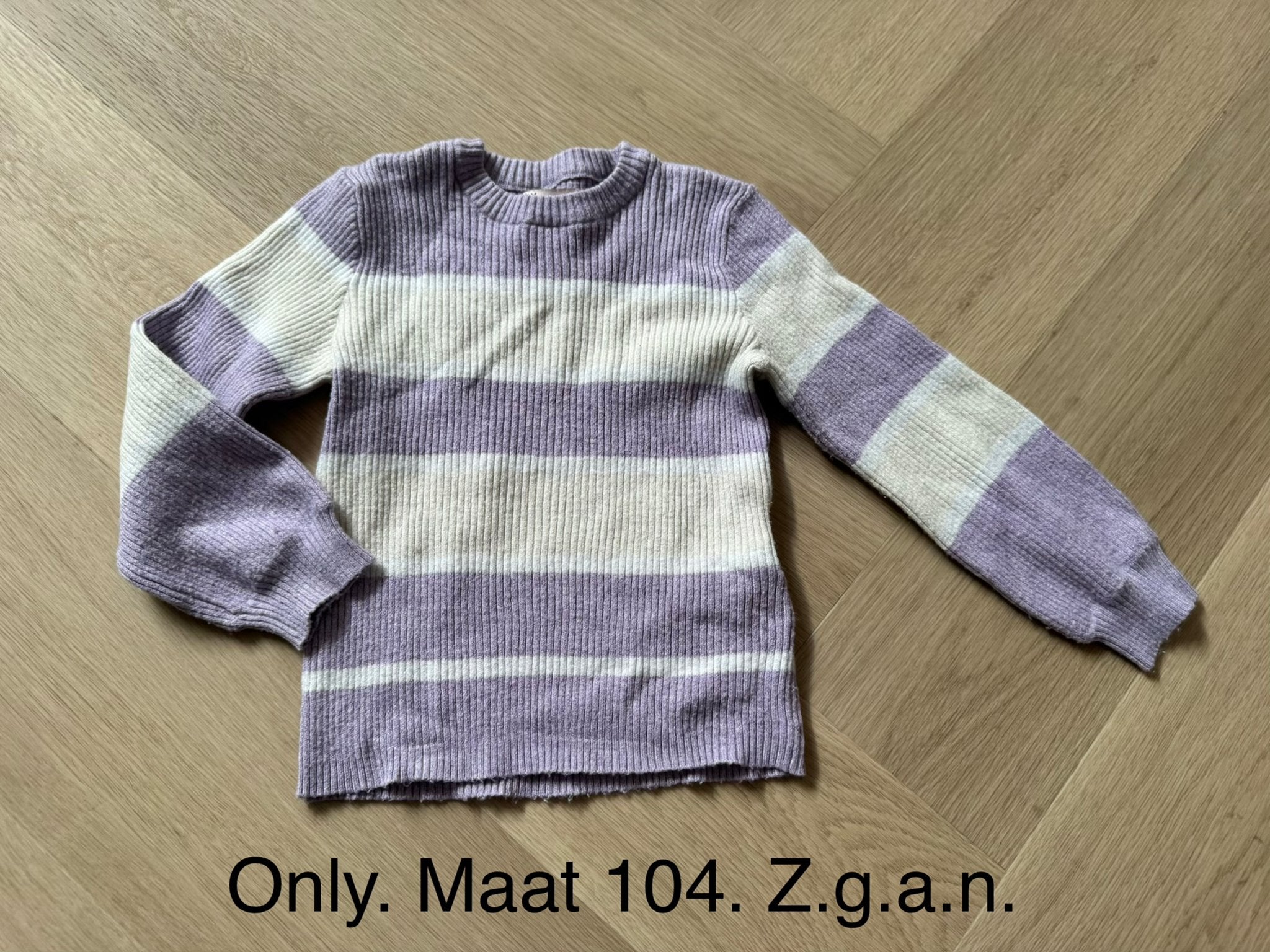 Only gestreepte trui maat 104, zo goed als nieuw, Kinderen en Baby's, Ophalen of Verzenden, Zo goed als nieuw, Meisje, Trui of Vest