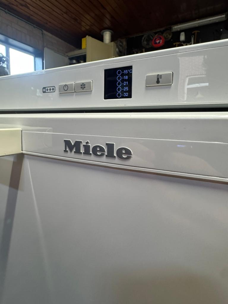 Miele vriezer tafel model., Witgoed en Apparatuur, Vriezers en Diepvrieskisten, Gebruikt, Minder dan 85 cm, Minder dan 60 cm, Ophalen of Verzenden